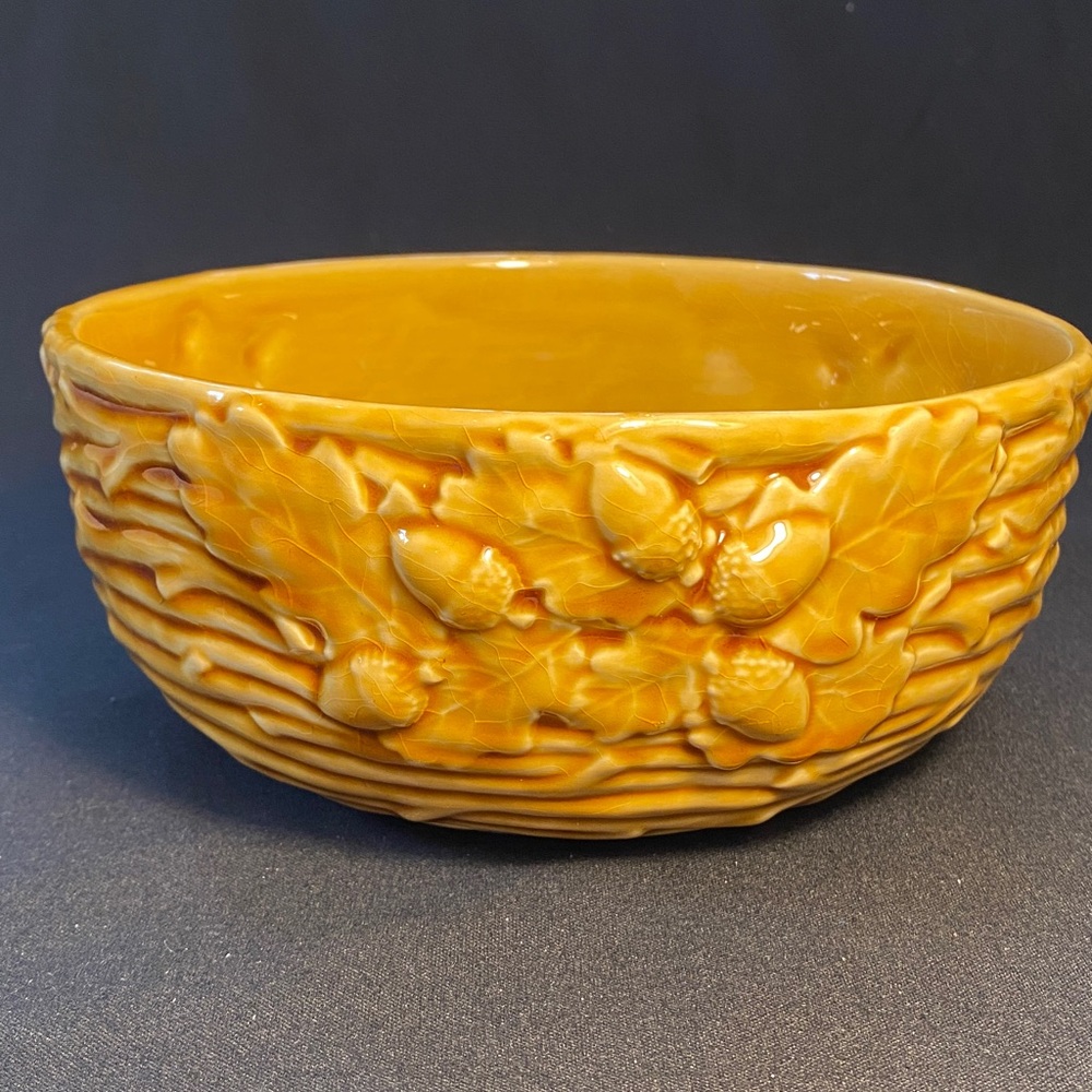 Bordallo Pinheiro Serving Bowl
